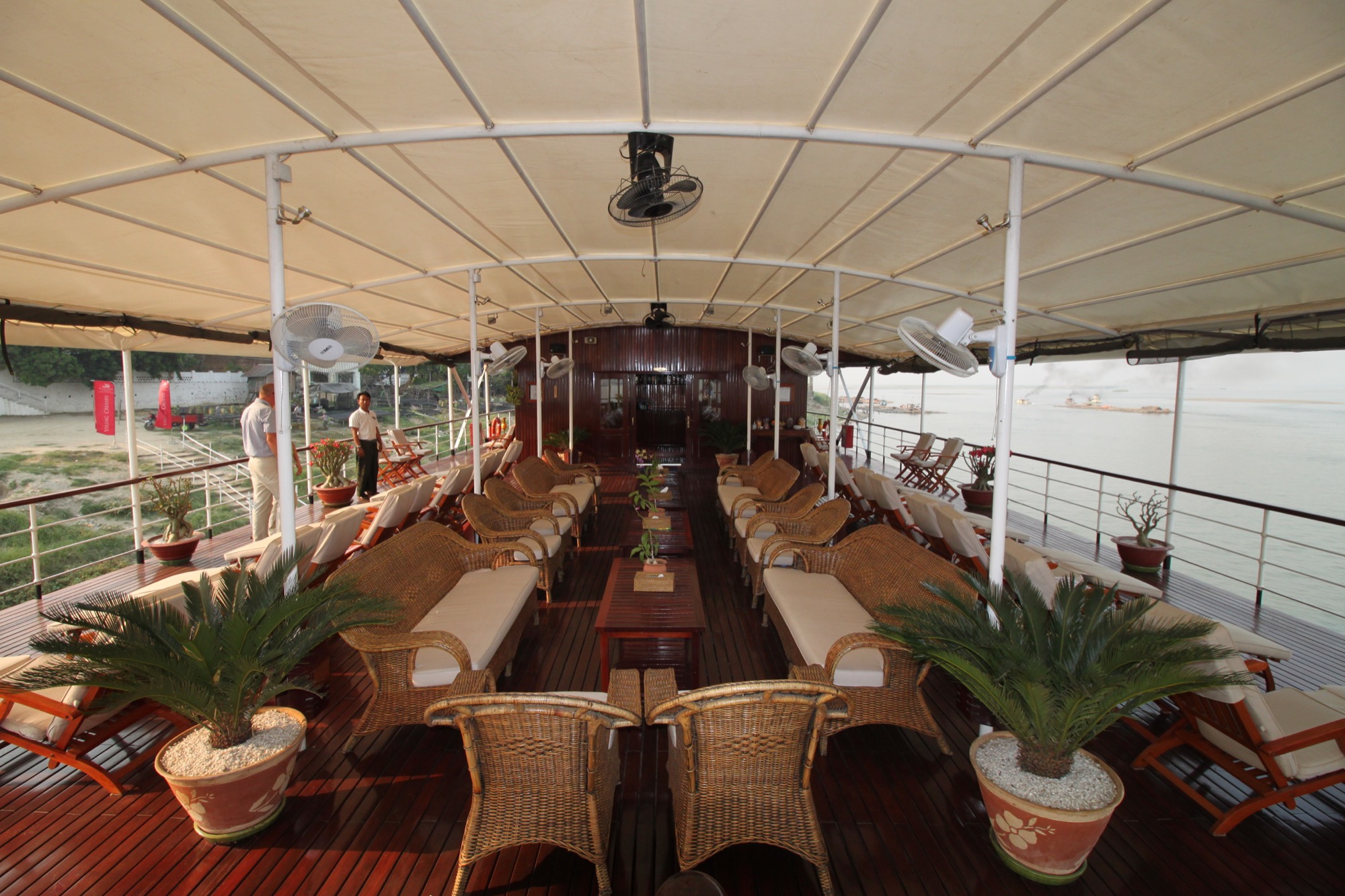 Pandaw RV Indochina Sun Deck 7.jpg